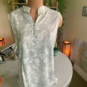 Sweet and sexy Italian top